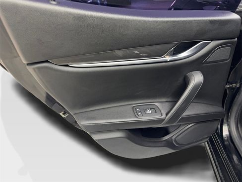 Used 2020 Maserati Ghibli image 37