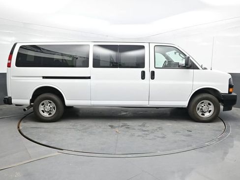 Used 2024 Chevrolet Express 3500 LS RWD image 8