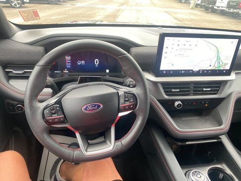 Used 2025 Ford Explorer ST-Line AWD/4WD image 14