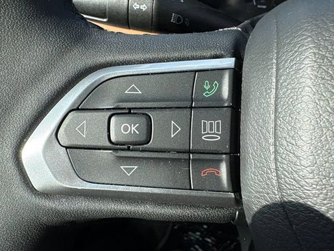 Used 2025 Jeep Compass Limited w/ Elite Group AWD/4WD image 23