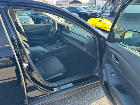 Used 2025 Honda Accord LX image 11