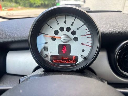 Used 2011 MINI Cooper Hardtop FWD image 4