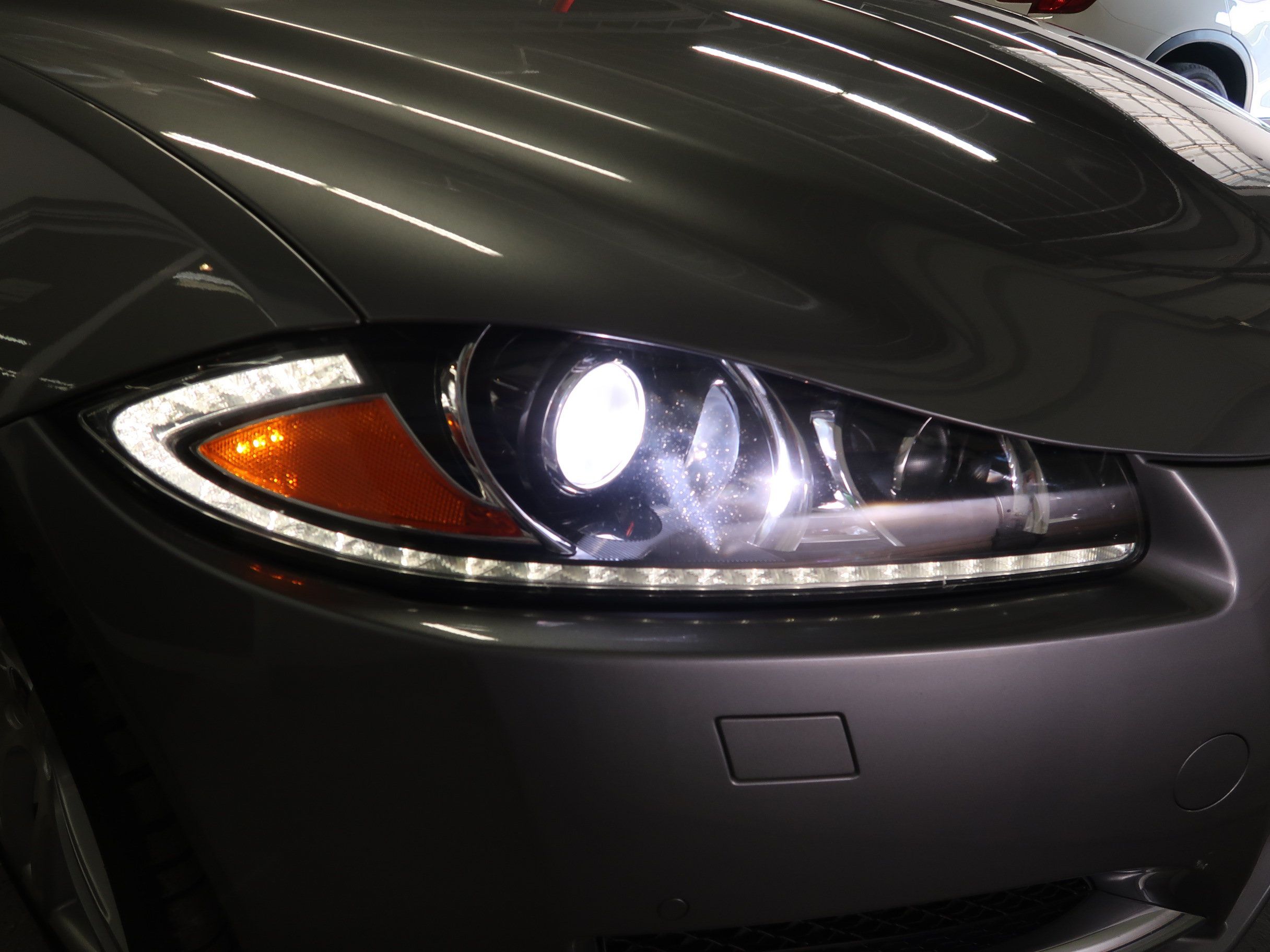Used 2012 Jaguar XF Portfolio RWD image 38