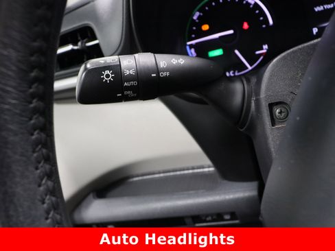 Certified 2021 Toyota Sienna XLE image 26