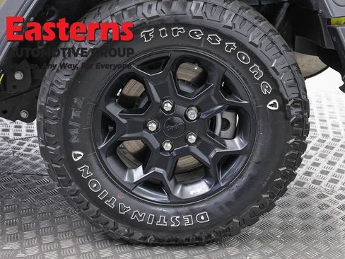 Used 2023 Jeep Wrangler Unlimited w/ Cold Weather Group AWD/4WD image 33