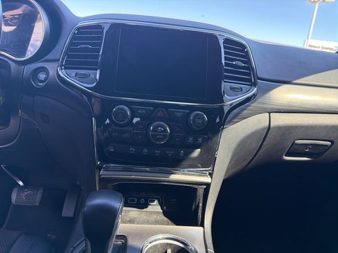 Used 2022 Jeep Grand Cherokee Laredo X AWD/4WD image 10