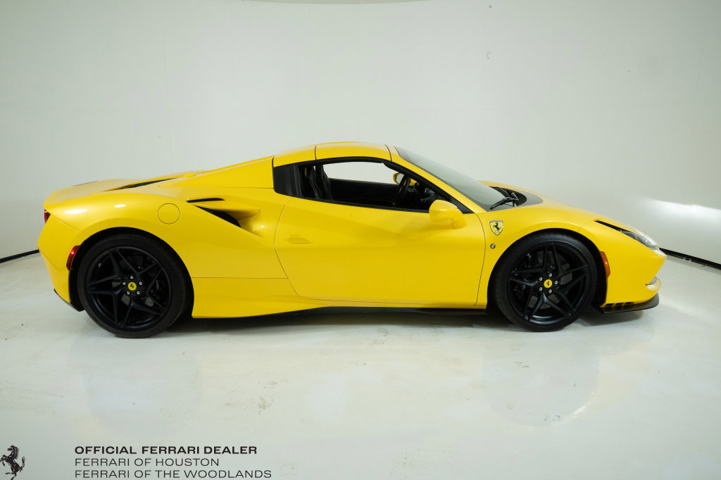 Used 2021 Ferrari F8 Tributo RWD image 27