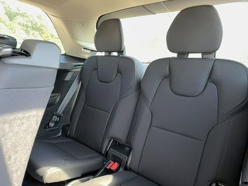 New 2026 Volvo XC90 B5 Plus image 18