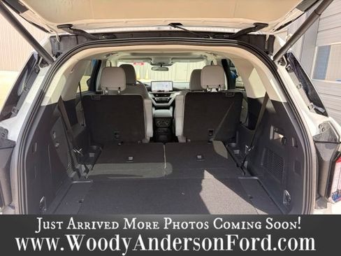 Used 2025 Ford Explorer Active w/ Active Comfort Package AWD/4WD image 6