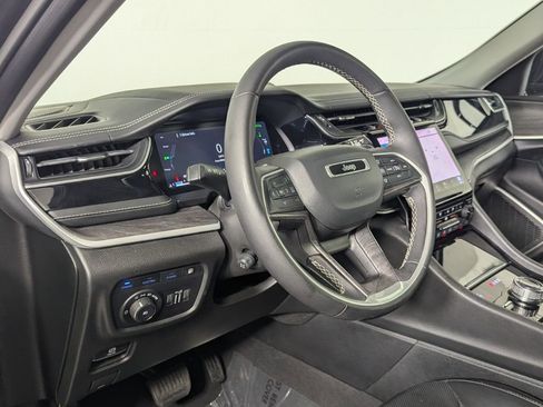 Used 2022 Jeep Grand Cherokee Limited 4xe w/ Luxury Tech Group II image 13