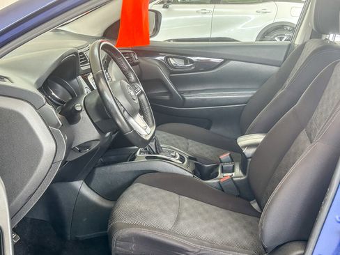 Used 2017 Nissan Rogue Sport SV w/ SV Premium Package AWD/4WD image 17