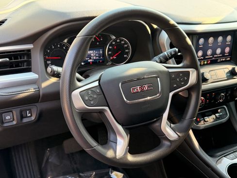 Used 2023 GMC Acadia SLE w/ Driver Convenience Package AWD/4WD image 16