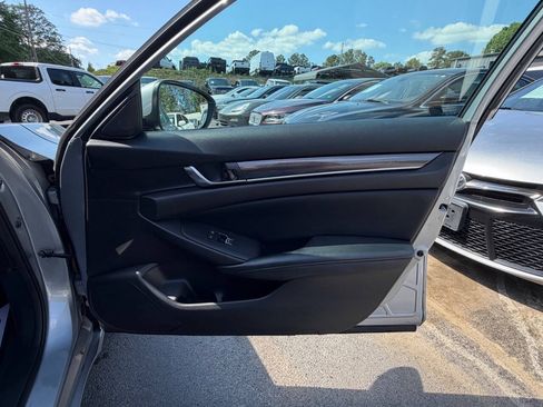 Used 2018 Honda Accord Sport image 22
