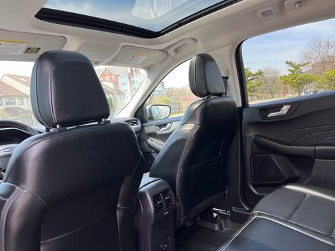 Certified 2022 Ford Escape SEL AWD/4WD image 26