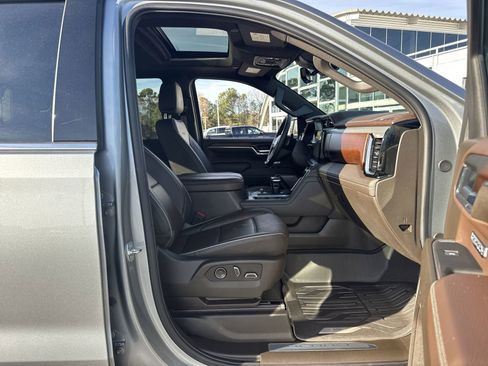 Used 2025 GMC Sierra 1500 Denali w/ Denali Reserve Package AWD/4WD image 33