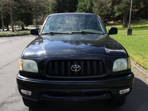 Used 2004 Toyota Tacoma PreRunner image 9