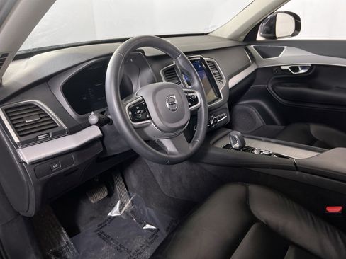 Used 2023 Volvo XC90 B5 Core AWD/4WD image 9