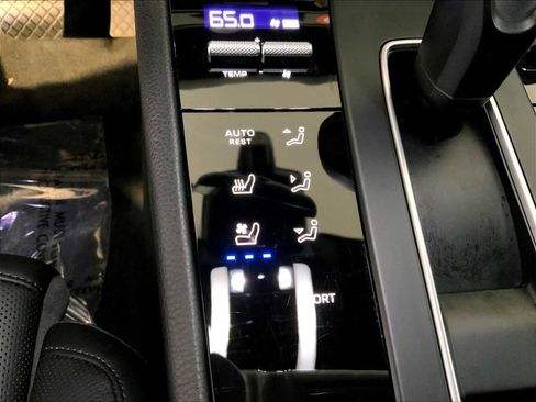 Certified 2026 Porsche Macan AWD/4WD image 37