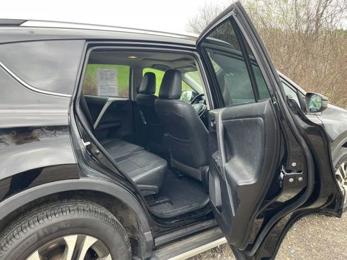 Used 2016 Toyota RAV4 LE AWD/4WD image 24