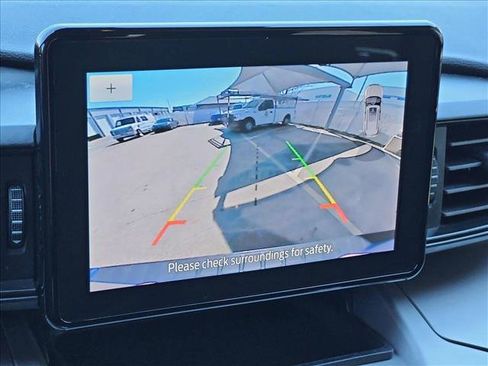 Used 2022 Ford Explorer XLT image 14