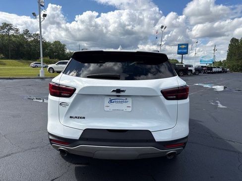 Used 2024 Chevrolet Blazer LT w/ Convenience Package FWD image 4