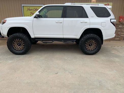 Used 2018 Toyota 4Runner SR5 Premium AWD/4WD image 5