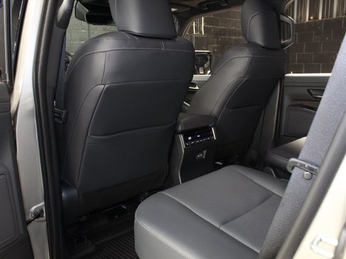 Used 2025 Lexus GX 550 w/ Cold Area Package AWD/4WD image 44
