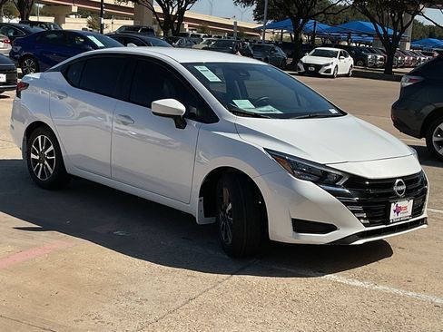 New 2025 Nissan Versa SV w/ Trunk Package image 4
