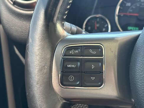Used 2018 Jeep Wrangler Unlimited Sahara AWD/4WD image 15