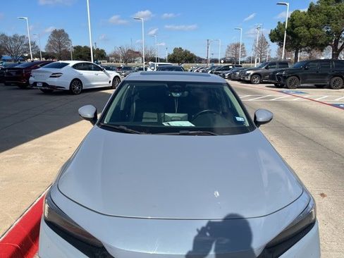 Used 2024 Honda Civic Touring image 4