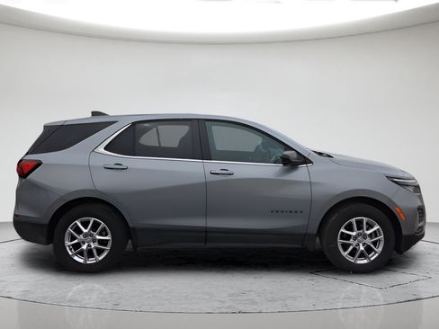 Used 2024 Chevrolet Equinox LT w/ LPO, Blackout Package AWD/4WD image 2