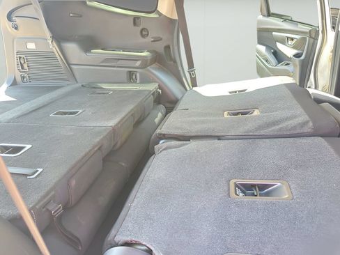 Used 2022 Subaru Ascent Premium AWD/4WD image 16