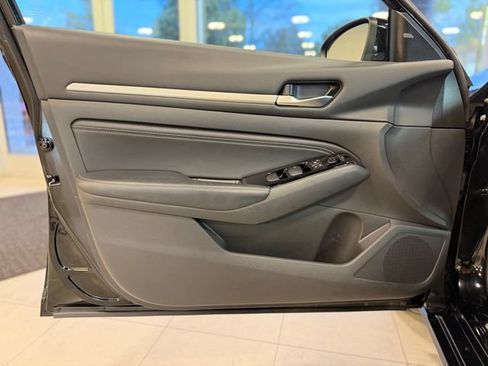 Used 2023 Nissan Altima 2.5 SL FWD image 18