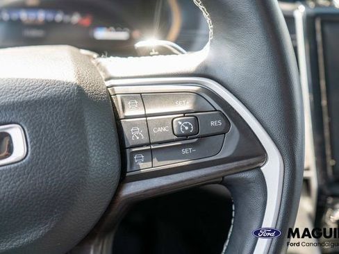 Used 2022 Jeep Grand Cherokee L Limited AWD/4WD image 25