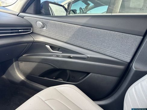 Certified 2024 Hyundai Elantra Limited FWD image 43
