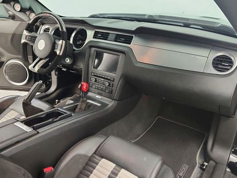 Used 2010 Ford Mustang Shelby GT500 RWD image 31