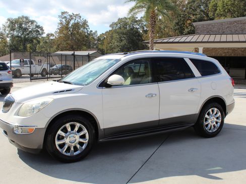 Used 2011 Buick Enclave CXL image 5