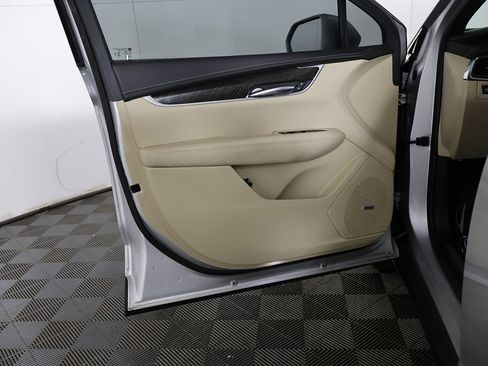 Used 2019 Cadillac XT5 AWD image 19