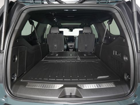 Used 2026 GMC Yukon XL AT4 w/ AT4 Premium Plus Package AWD/4WD image 13