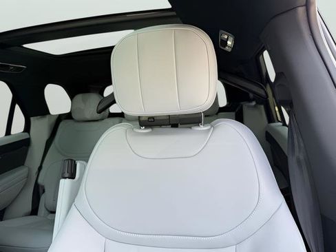 New 2026 Land Rover Range Rover Sport SE AWD/4WD image 15