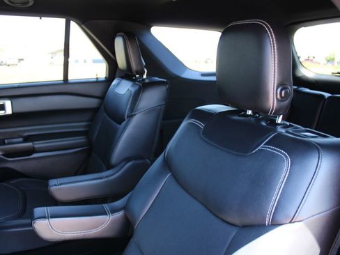 Used 2020 Ford Explorer ST w/ ST High-Performance Pack AWD/4WD image 17