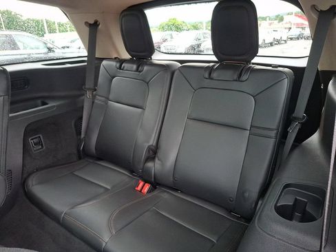 Used 2023 Lincoln Aviator AWD w/ Premium Package image 11