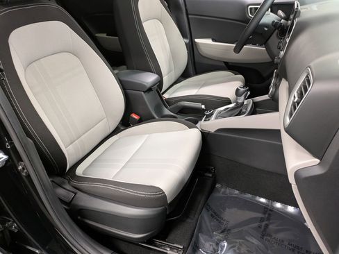 Used 2021 Hyundai Venue SEL w/ Premium Package image 31