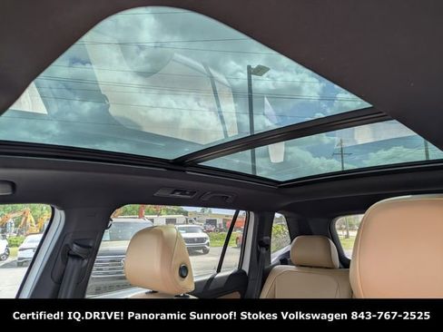 Certified 2023 Volkswagen Tiguan SE R-Line image 22