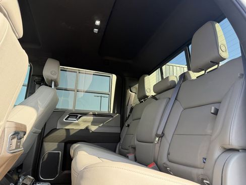 Used 2025 Chevrolet Silverado 3500 LTZ w/ LTZ Plus Package image 21