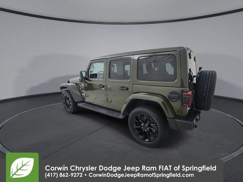Used 2021 Jeep Wrangler Unlimited Sahara w/ Cold Weather Group AWD/4WD image 6