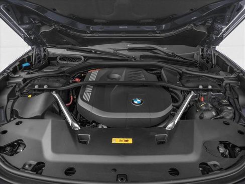 New 2025 BMW 750e xDrive w/ Premium Package image 8