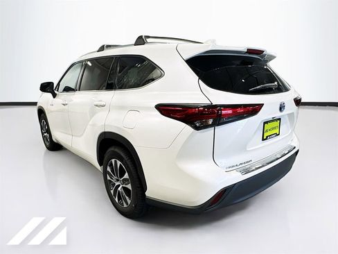 Used 2020 Toyota Highlander XLE image 7