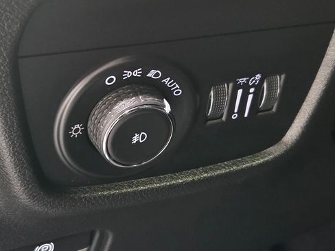 Used 2022 Jeep Grand Cherokee L Limited image 14