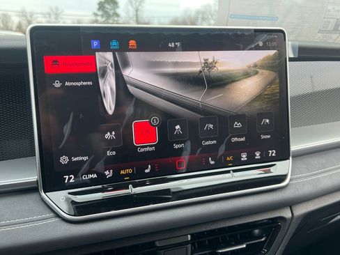 New 2026 Volkswagen Tiguan SE AWD/4WD image 23